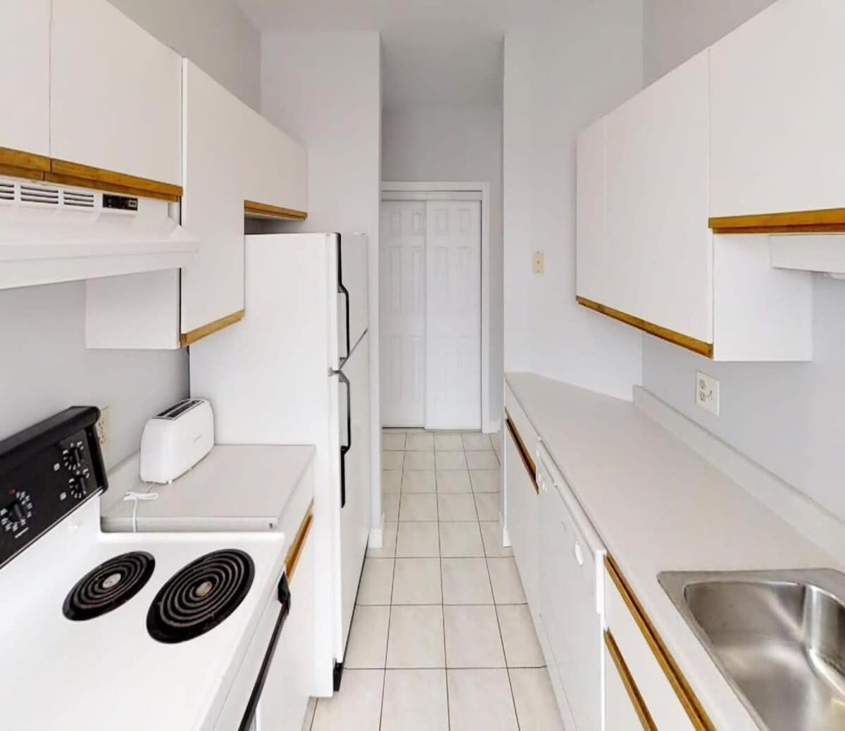 Bright Cozy Condo The Heart Of Uptown 2Bed Coffee & Tea Saint John Esterno foto