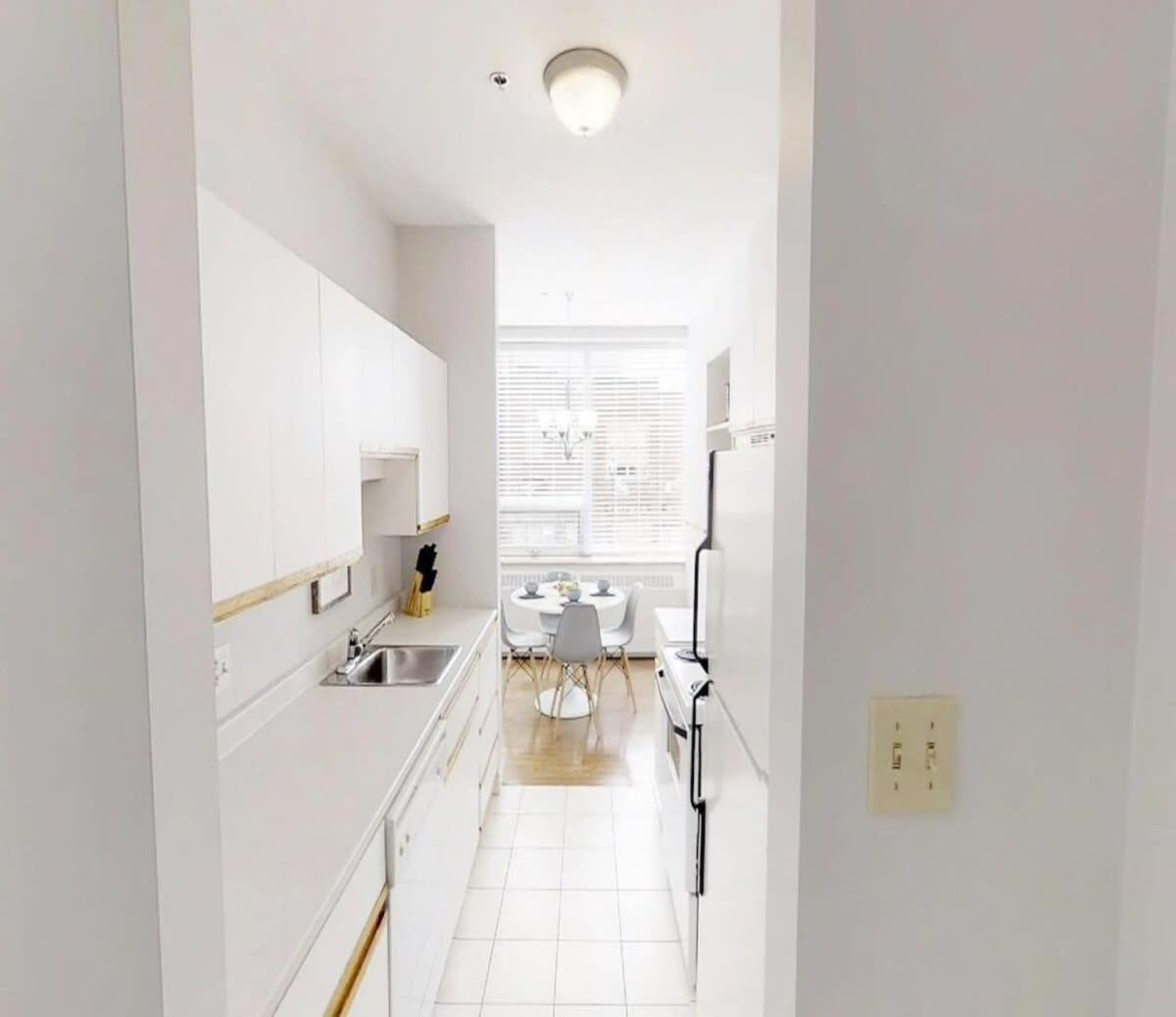 Bright Cozy Condo The Heart Of Uptown 2Bed Coffee & Tea Saint John Esterno foto