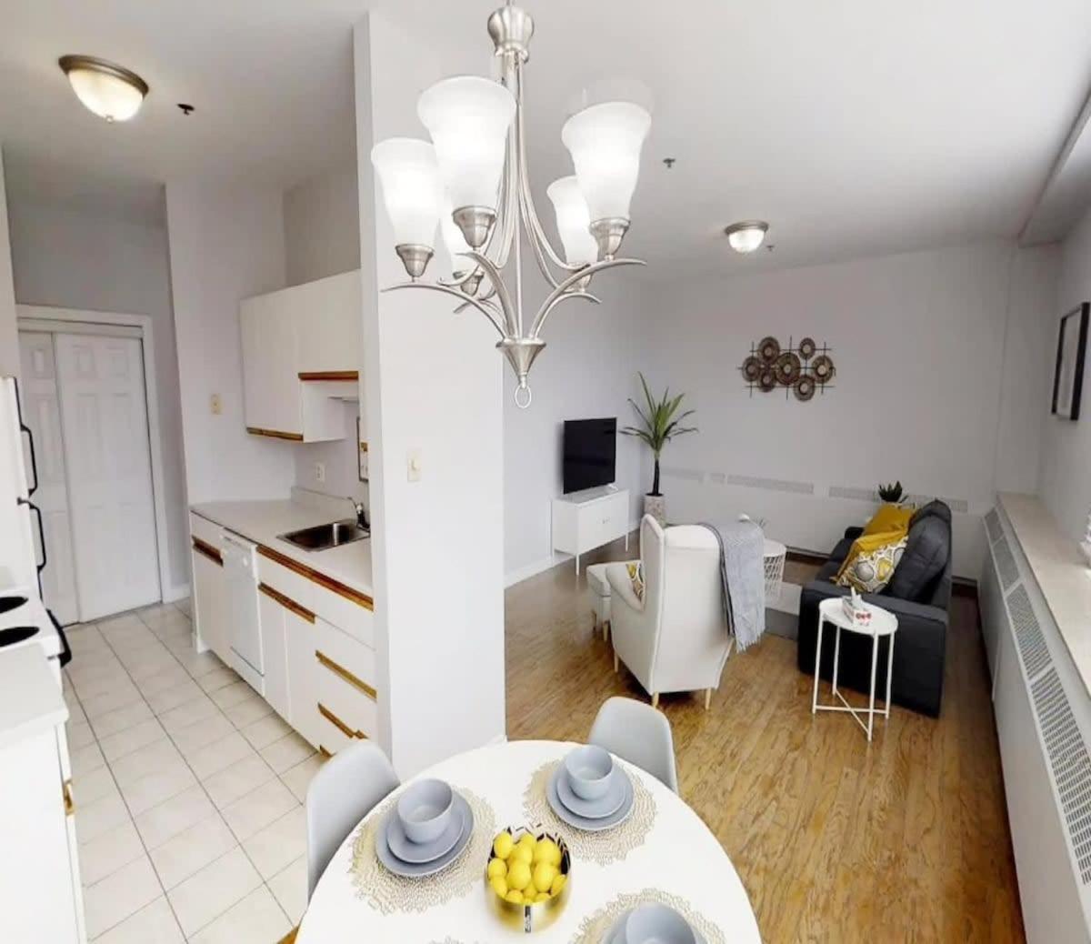 Bright Cozy Condo The Heart Of Uptown 2Bed Coffee & Tea Saint John Esterno foto
