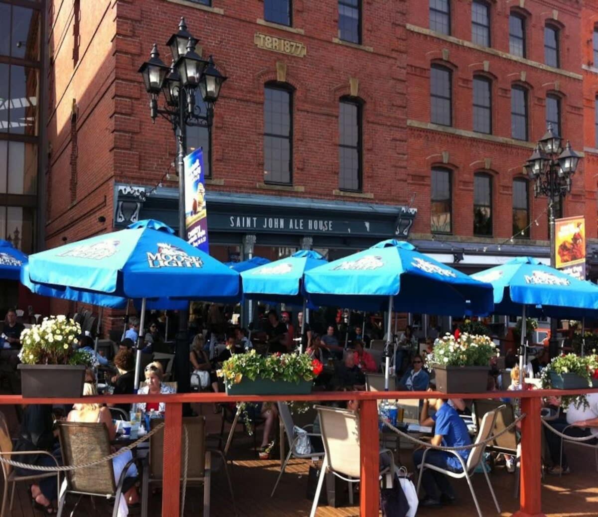 Bright Cozy Condo The Heart Of Uptown 2Bed Coffee & Tea Saint John Esterno foto
